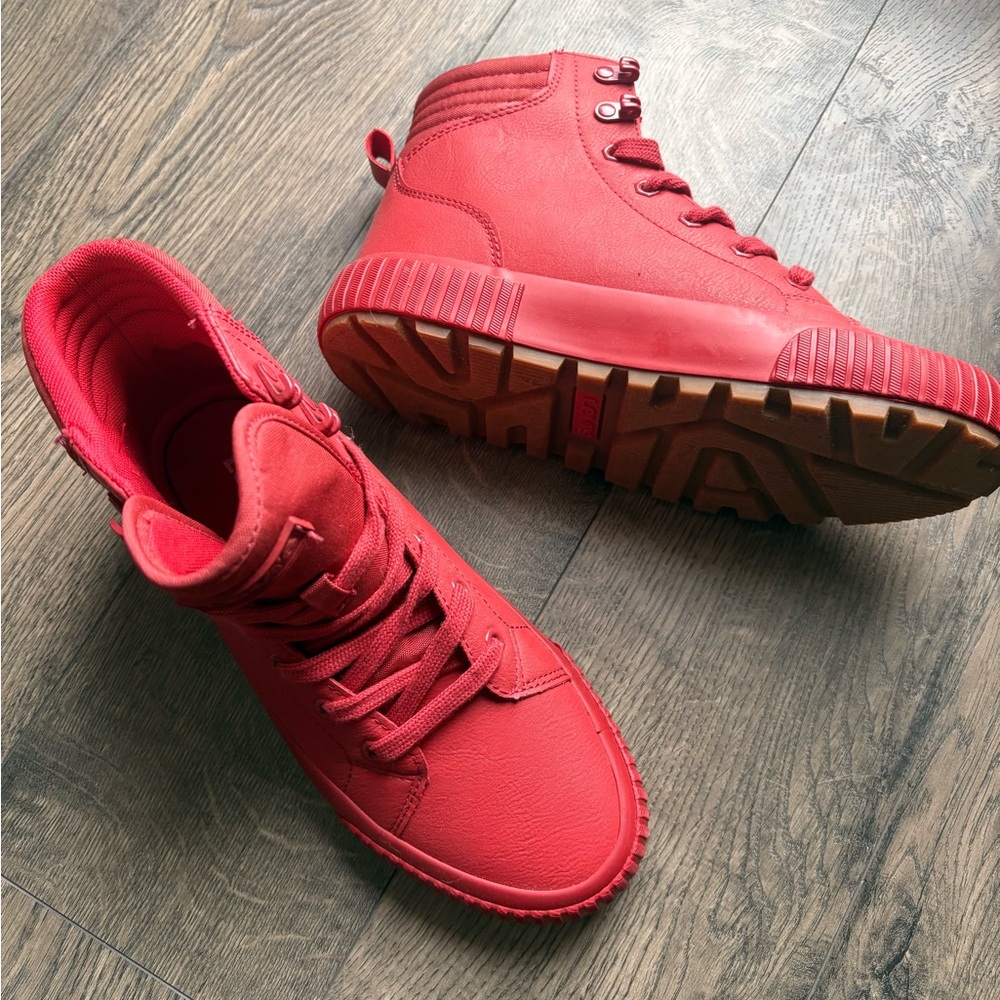 Levi’s Red High-Top Sneakers Women US 7 EUR 38 — Brand new no tags, never worn